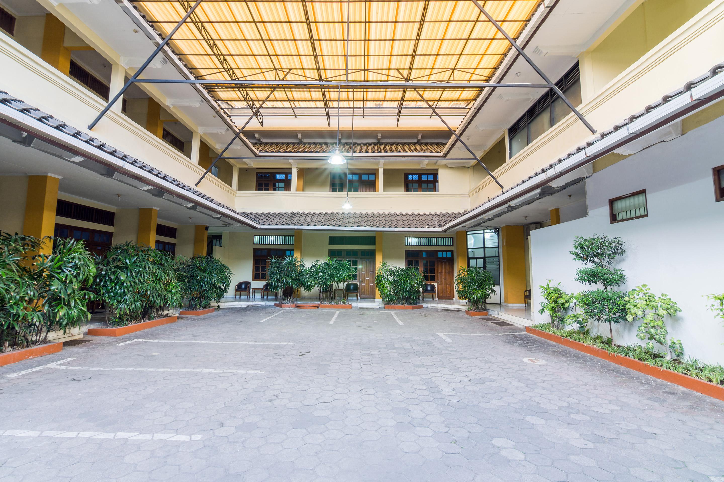 Oyo 1309 Hotel Shafira Syariah Yogyakarta Exterior photo