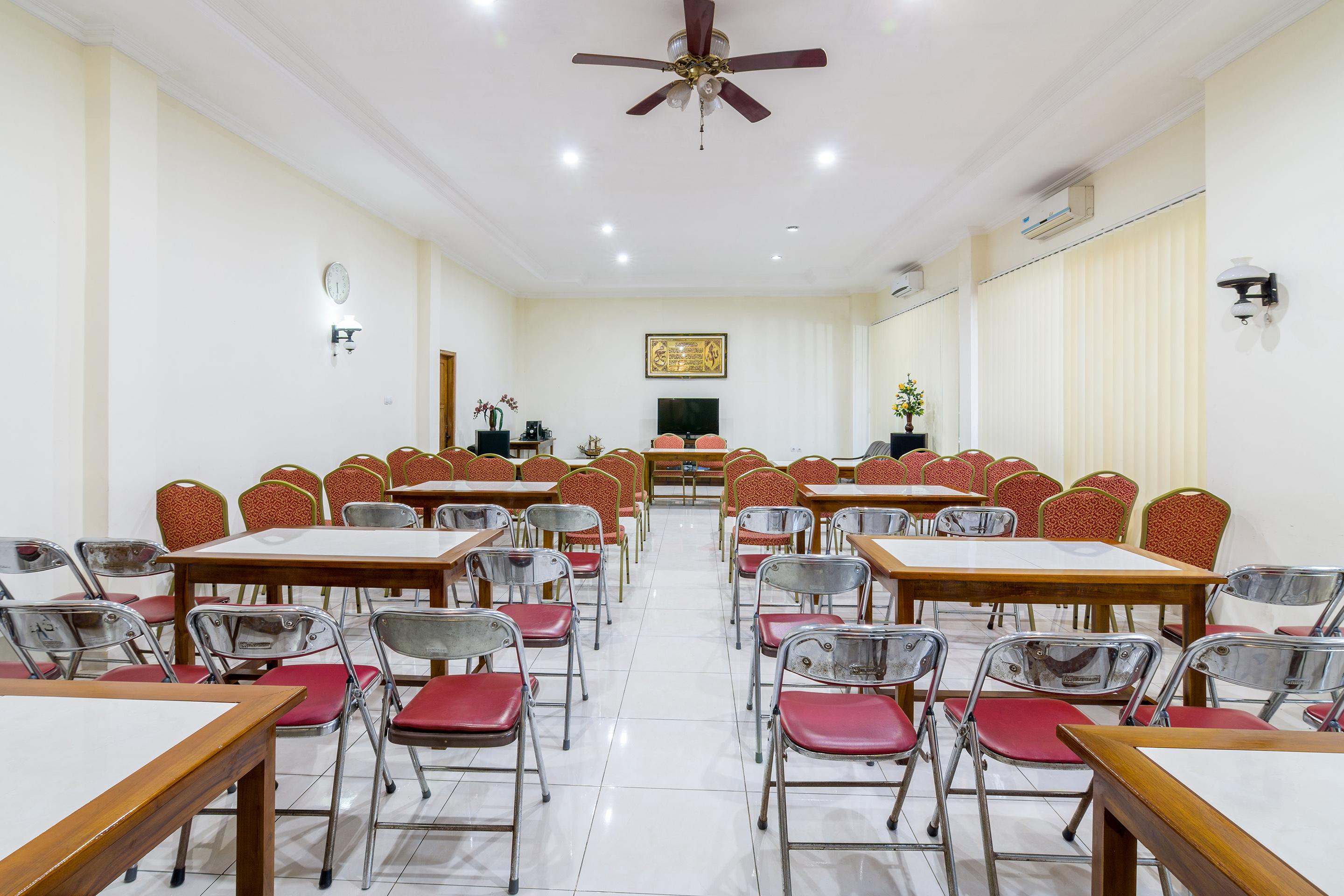 Oyo 1309 Hotel Shafira Syariah Yogyakarta Exterior photo