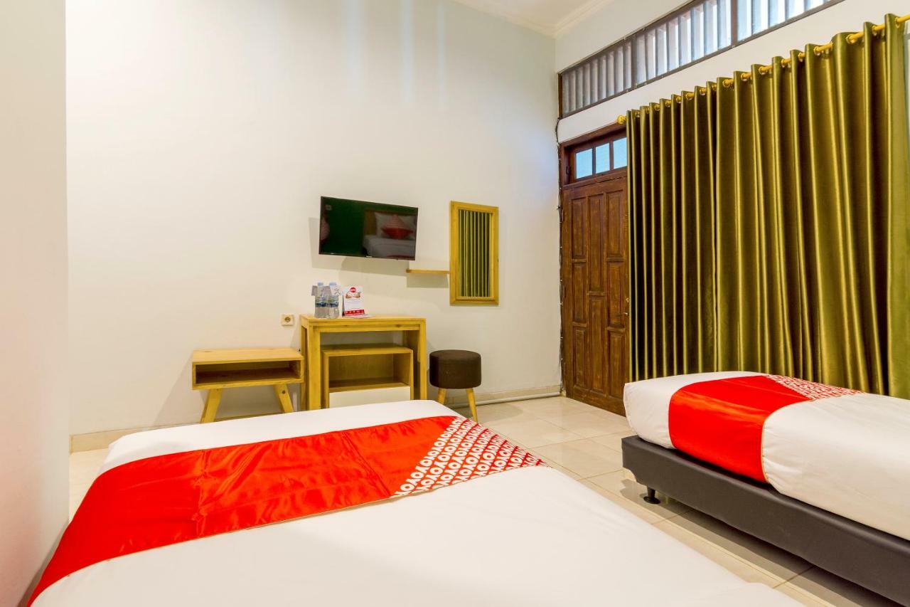 Oyo 1309 Hotel Shafira Syariah Yogyakarta Exterior photo